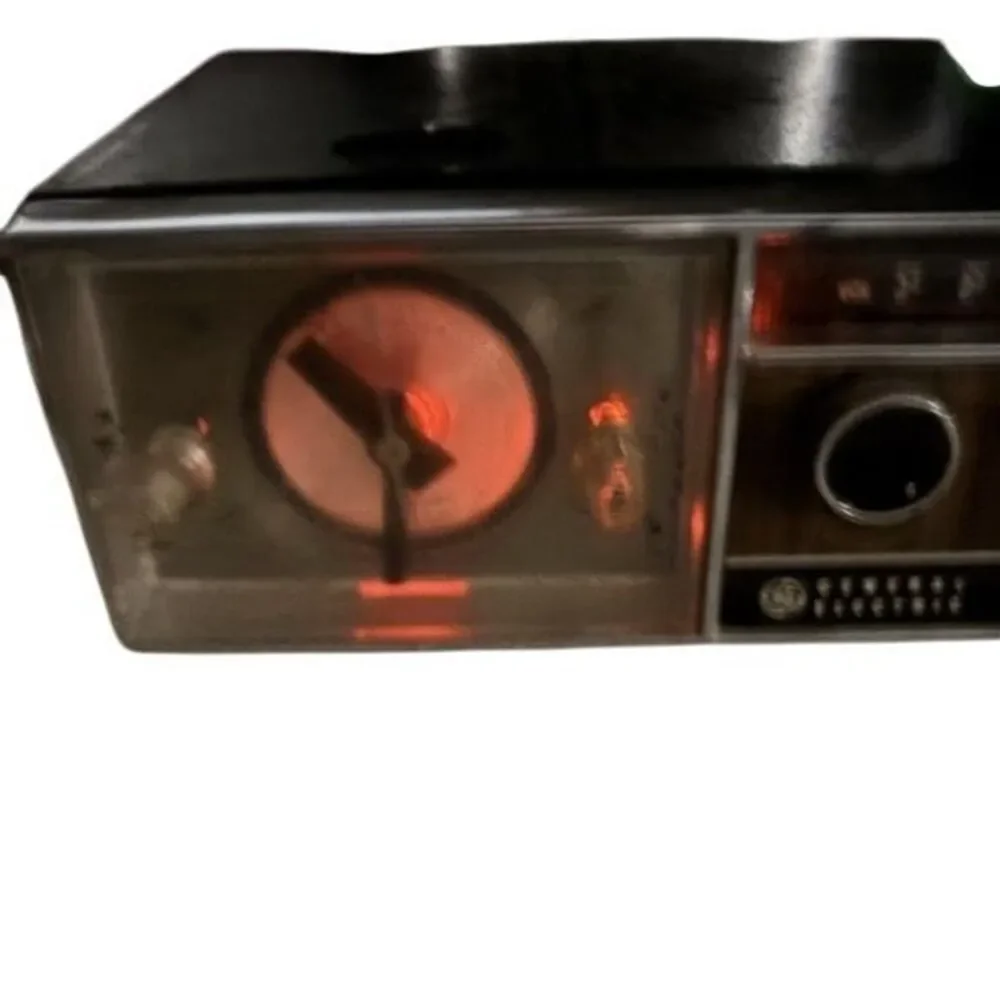 GE General Electric Vintage Model C550F Clock Radio *Read*